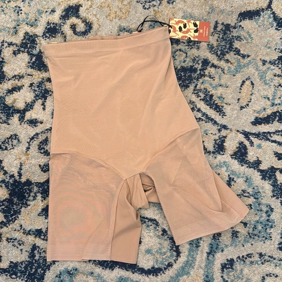 NEW-Honeylove SuperPower Short Shapewear Size XL compression sculpt and comfort. - Picture 2 of 8